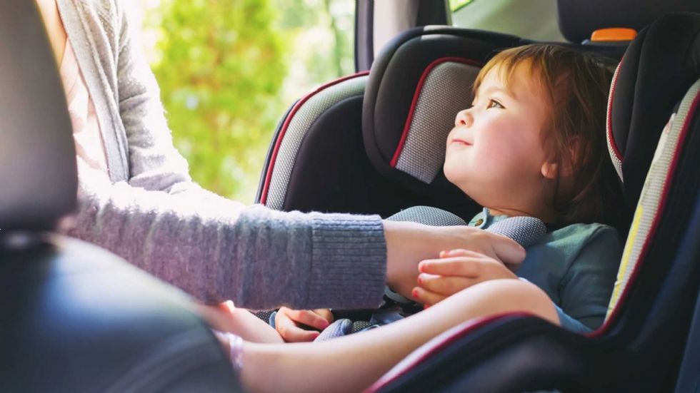 Štirje dnevi letno za vkrcanje otrok v avto