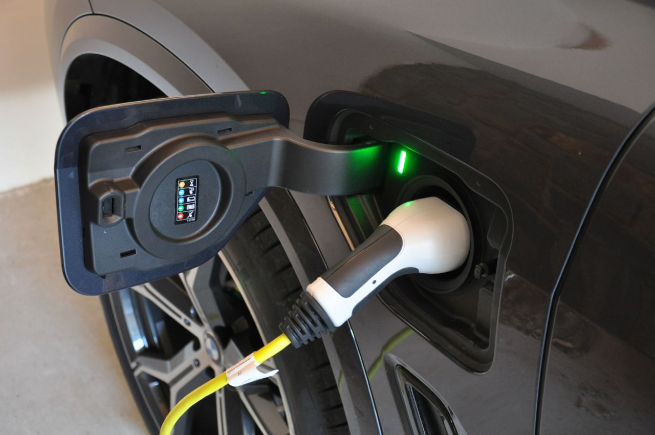 Na elektriko prevozil toliko kot obljublja tovarna