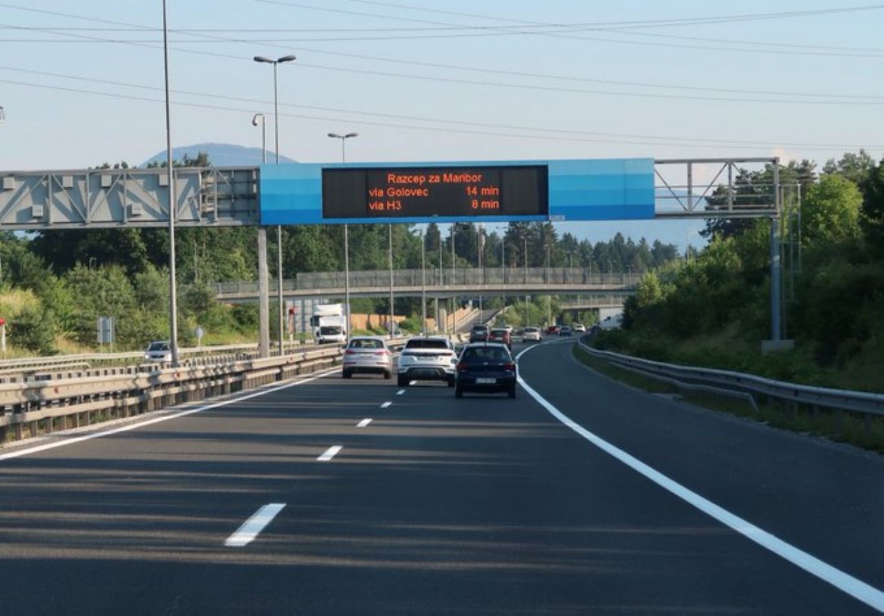 S podatkom o potovalnem času se lahko voznik izogne čakanju v koloni 