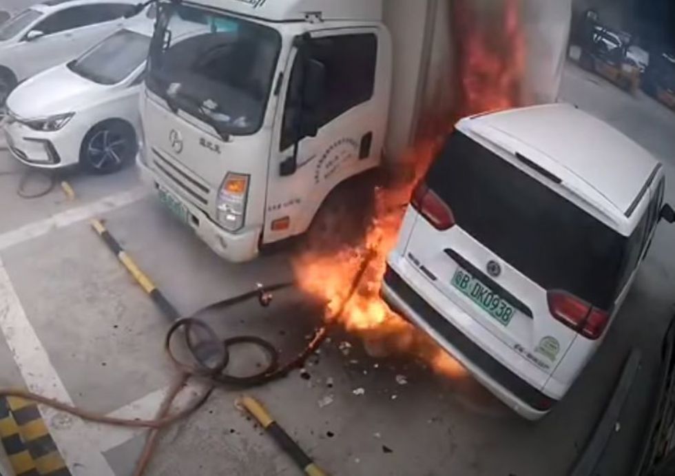 Požar električarjev je gasilo 40 gasilcev