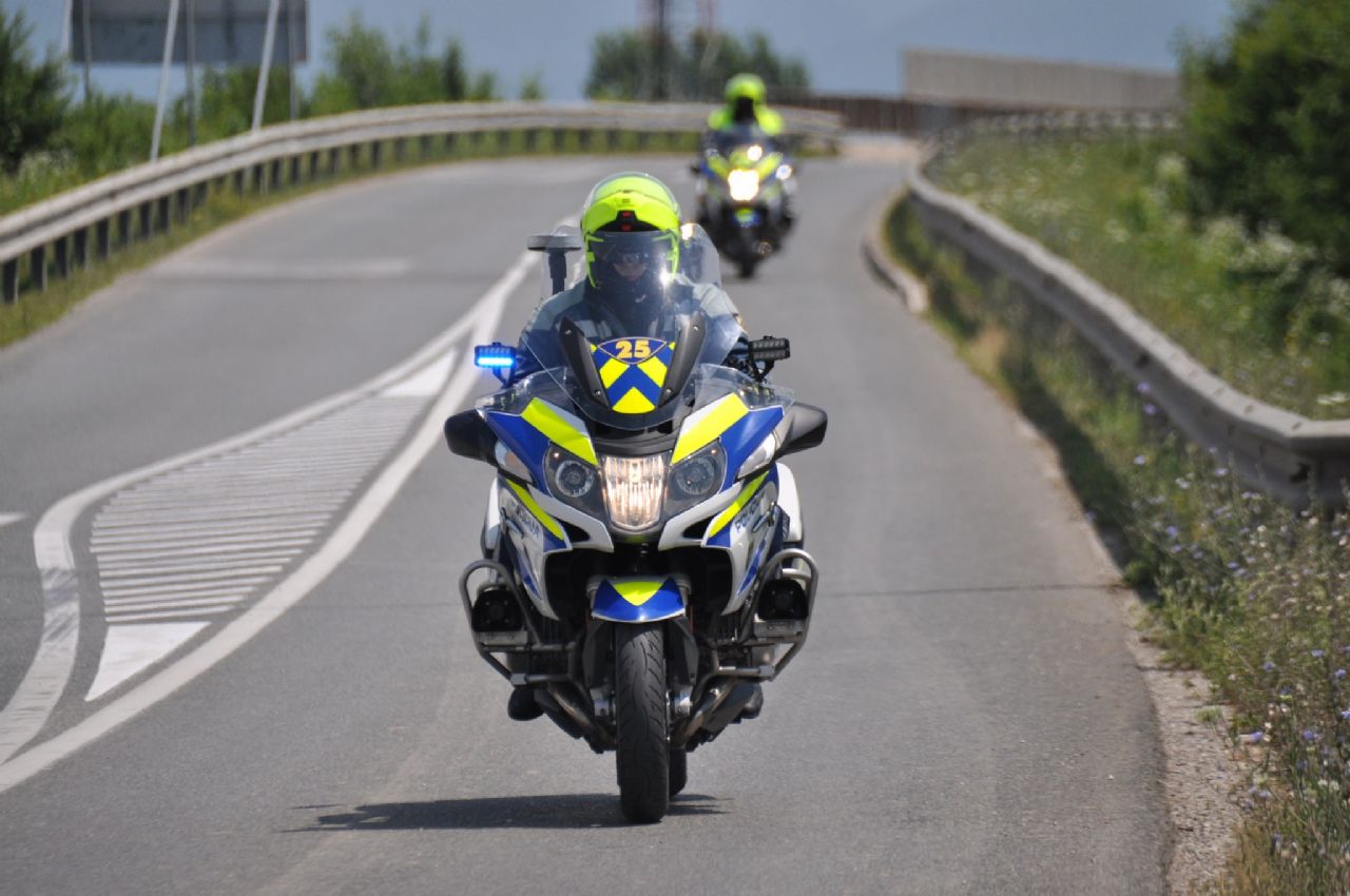 Motoristi, naj vas visoke temperature in sonce ne zavedejo