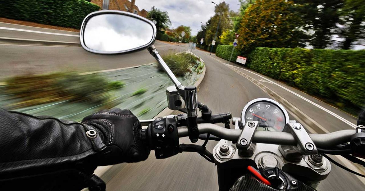 Motoristi, naj vas visoke temperature in sonce ne zavedejo