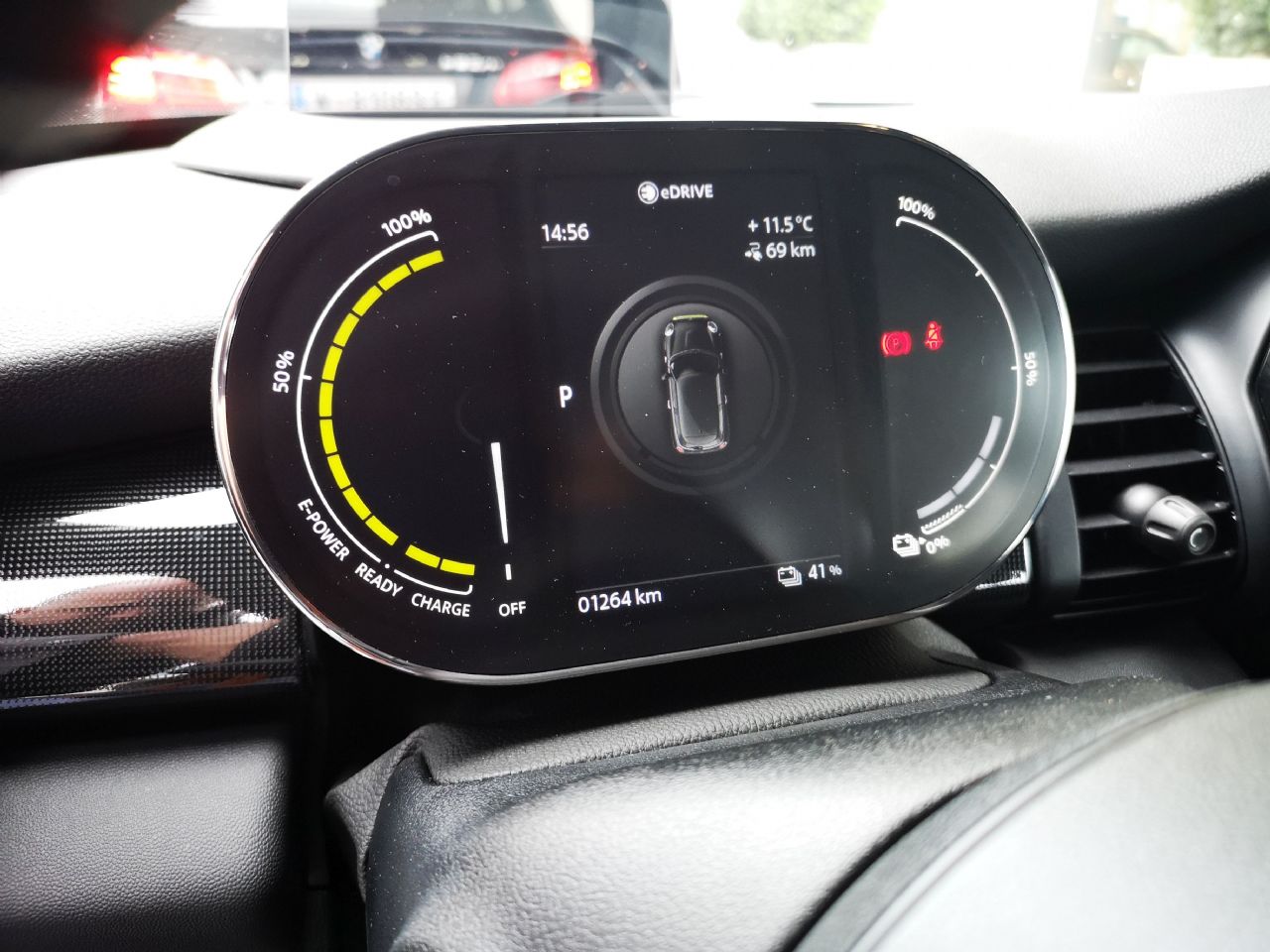 Je čistokrvni Mini s pogonom BMW-ja i3 S
