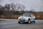 Je čistokrvni Mini s pogonom BMW-ja i3 S - fotografija 11