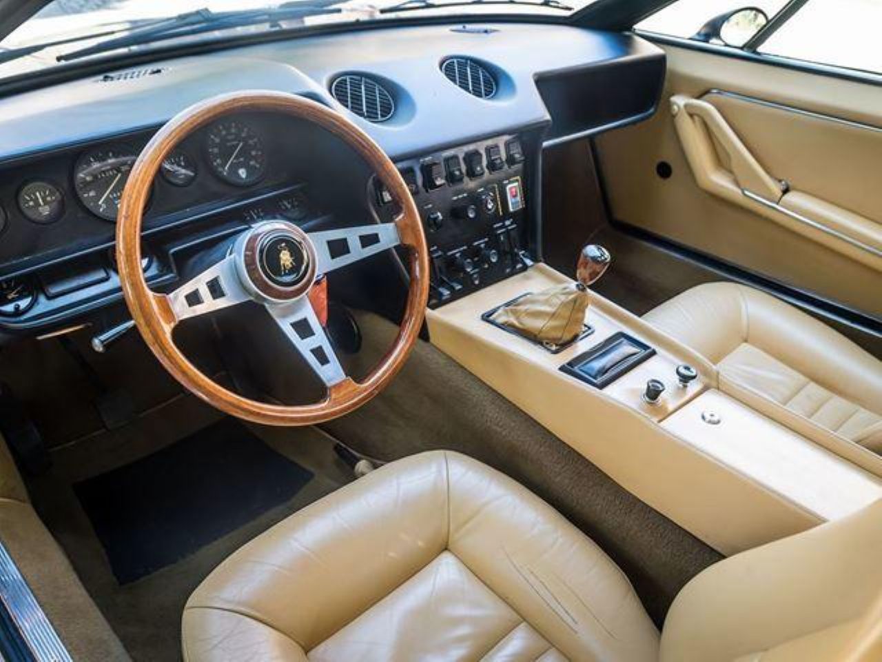 Pol stoletja Lamborghinijeve Jarame