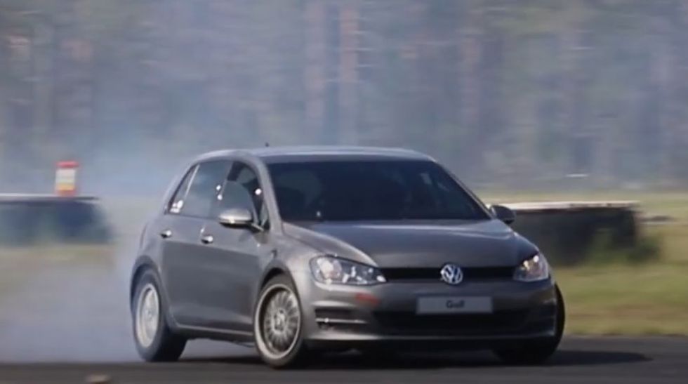 V Golfa 7 vgrajen BMW-jev V8 motor, pogon na zadnja kolesa 