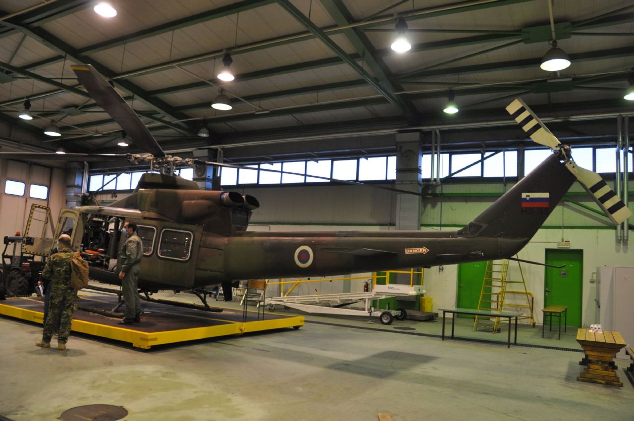 Bell 412, delovno živinče slovenskega letalstva