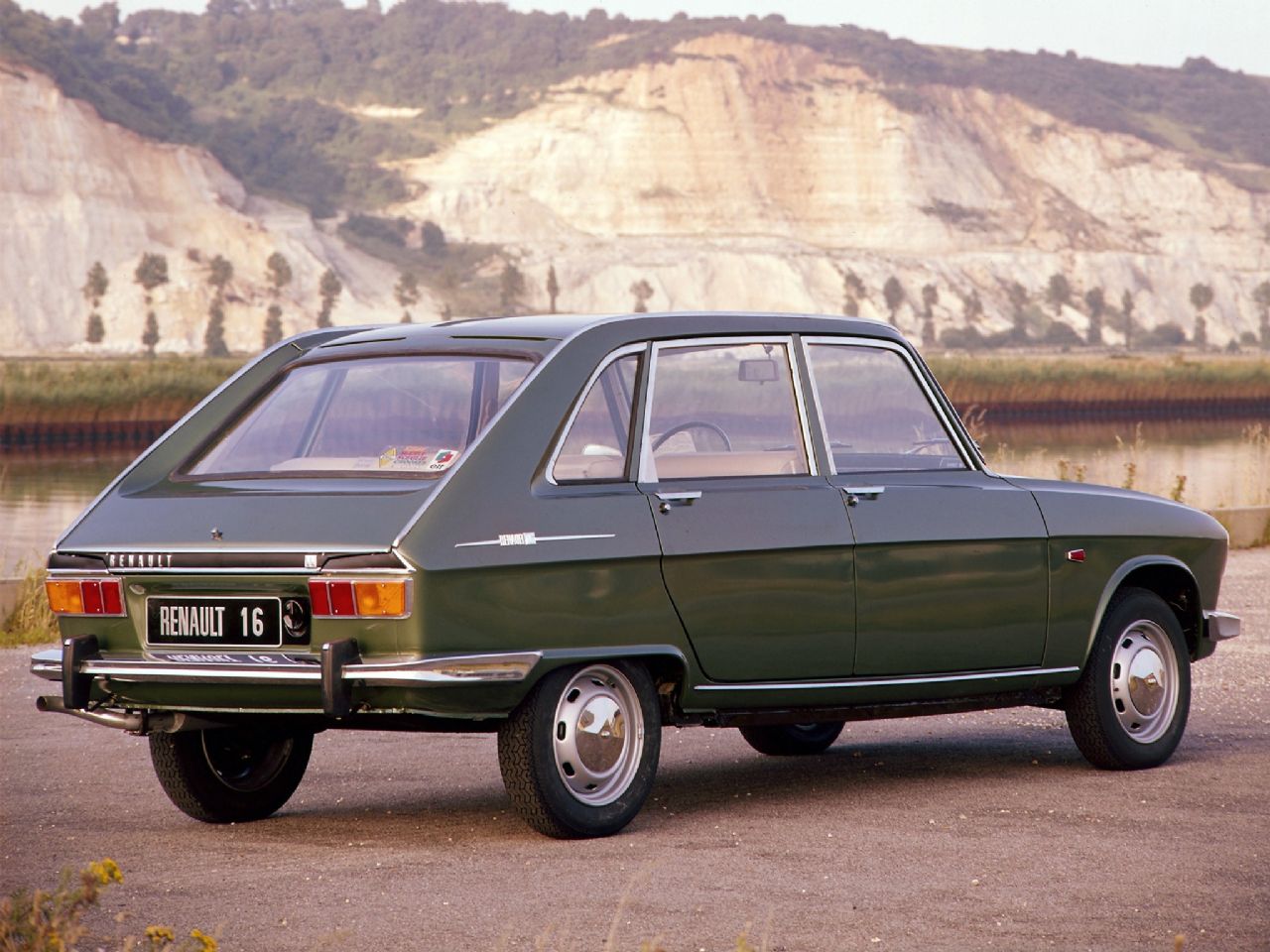 Renaultov prvi avto leta