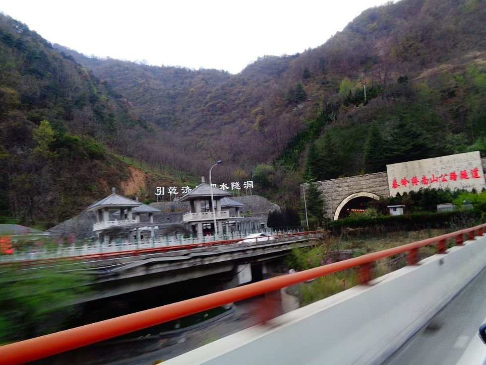 Najdaljši dvocevni tunel