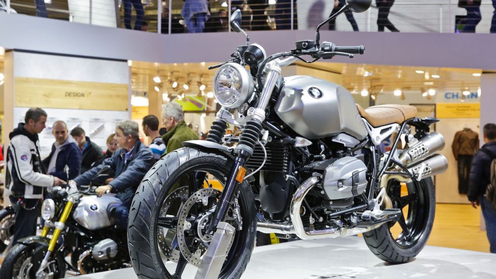  BMW Motorrad se odpoveduje klasičnim salonom 