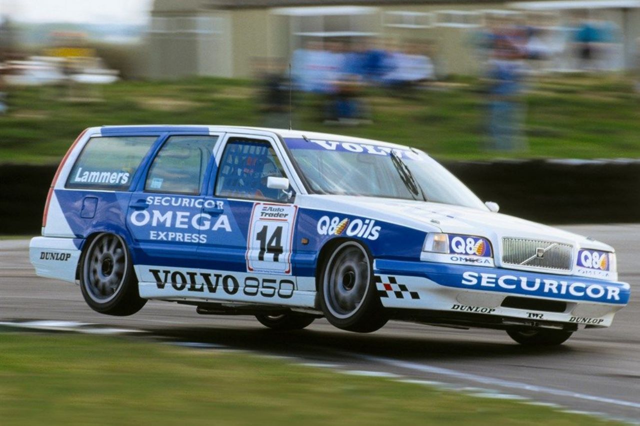 Volvo 850 ima 30 let
