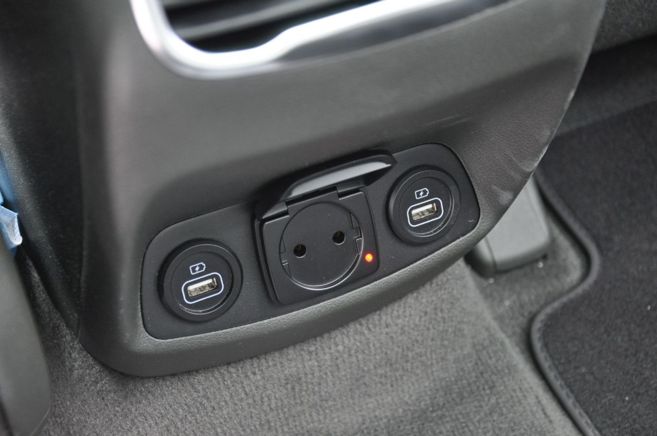 Velikan, ki mu pri vožnji pomaga elektrika
