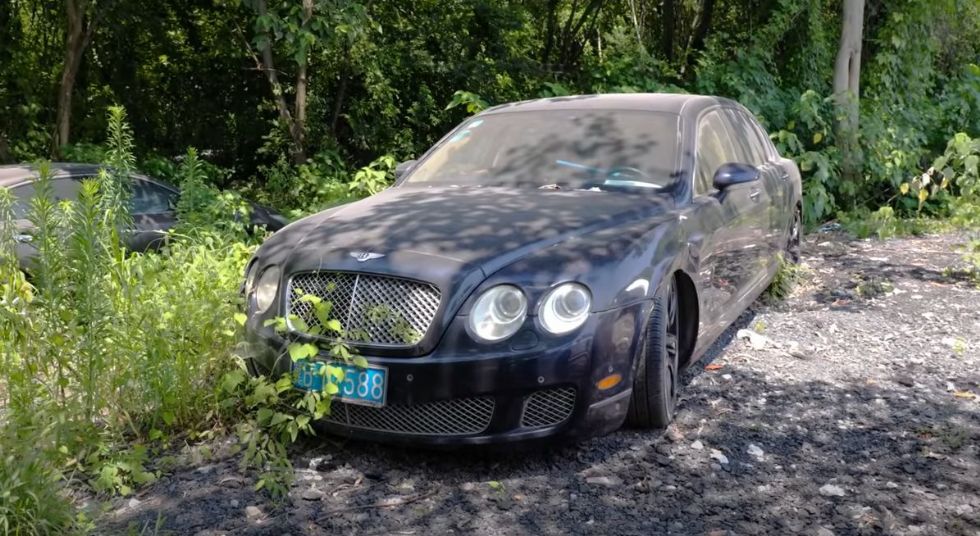 Prestižni in povsem zapuščeni