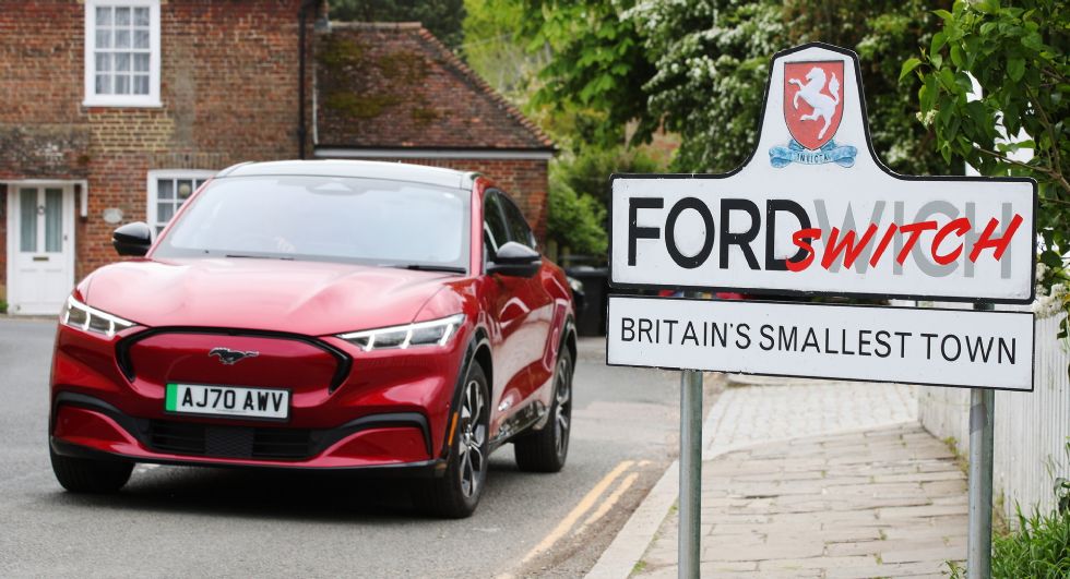 Fordovi električarji za vse prebivalce najmanjšega britanskega mesta