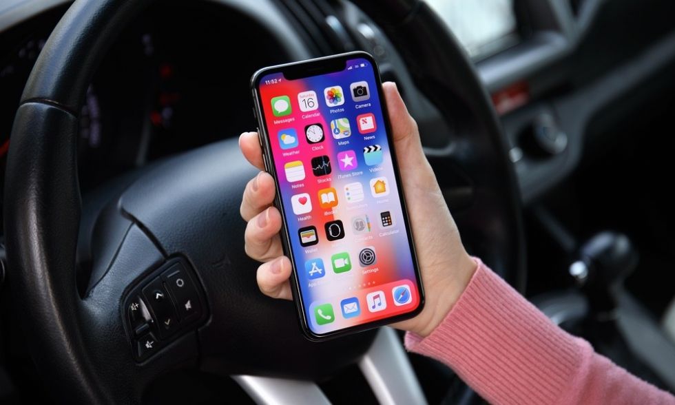 Bo kmalu Siri sama presodila, da potrebujemo pomoč?