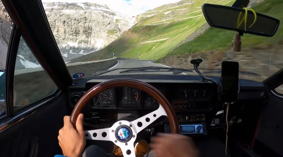 Alfistična erotika na poti na Stelvio