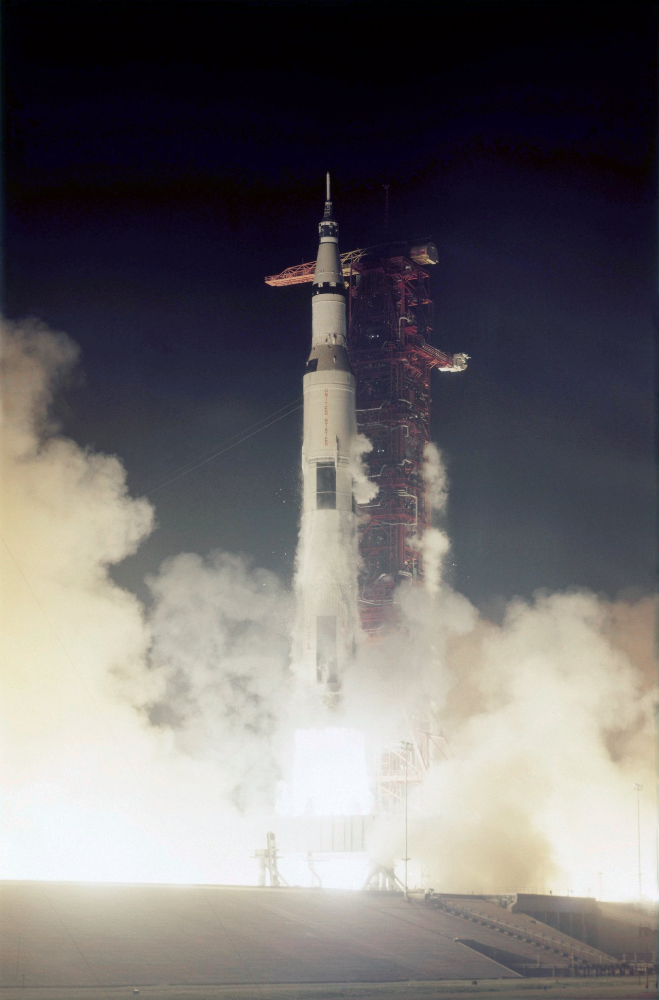 Apollo 17 je poletel proti Luni 7. decembra ob pol sedmi uri zjutraj po našem času.