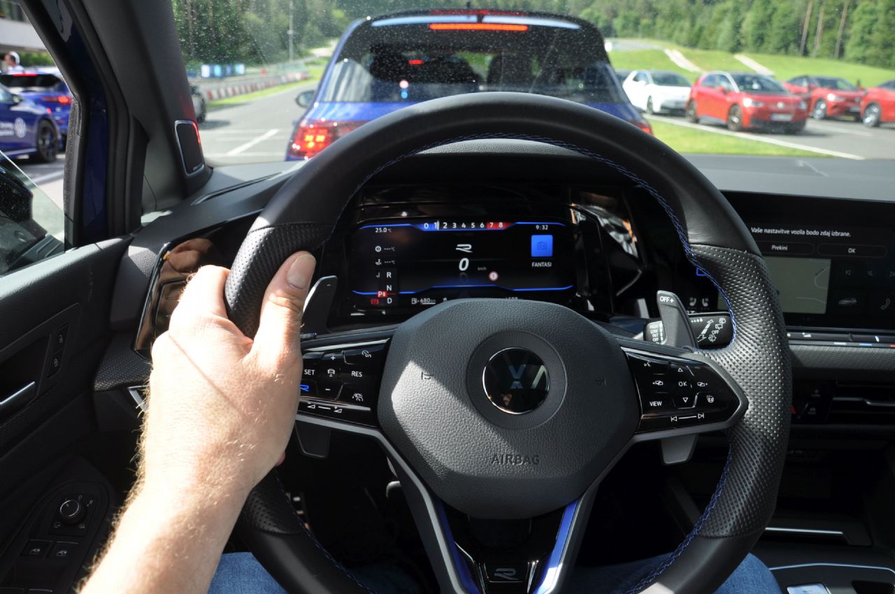 Golf R je prava cestna specialka