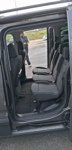 Električni kombi z ogromno prostora - fotografija 11