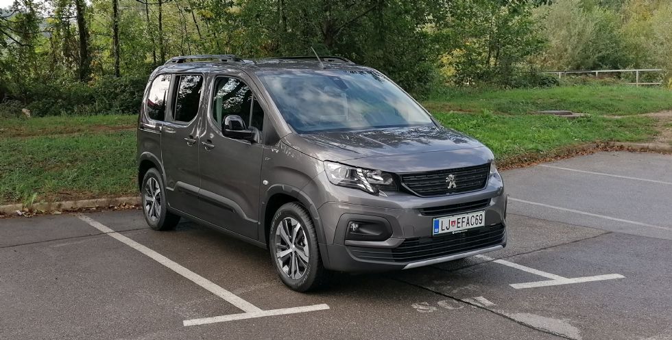 Električni kombi z ogromno prostora