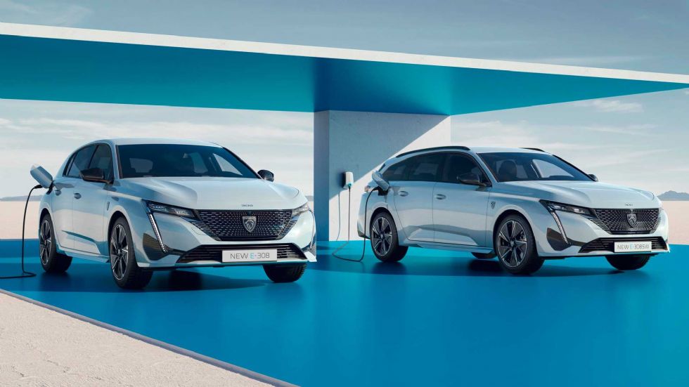 Več kot 400 km z enim polnjenjem in nakup preko spleta Več kot 400 km z enim polnjenjem in nakup preko spleta
