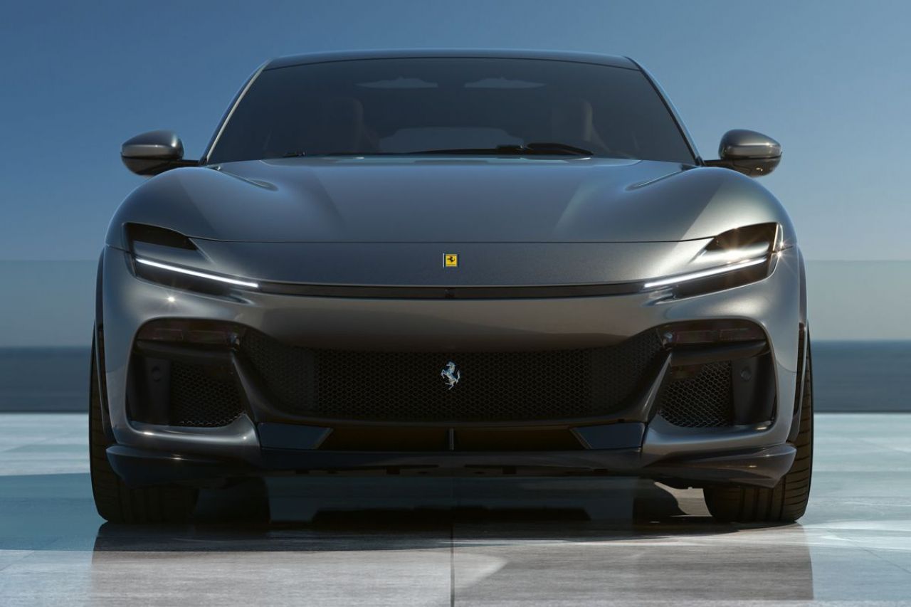 Čistokrvni Ferrarijev SUV z V12