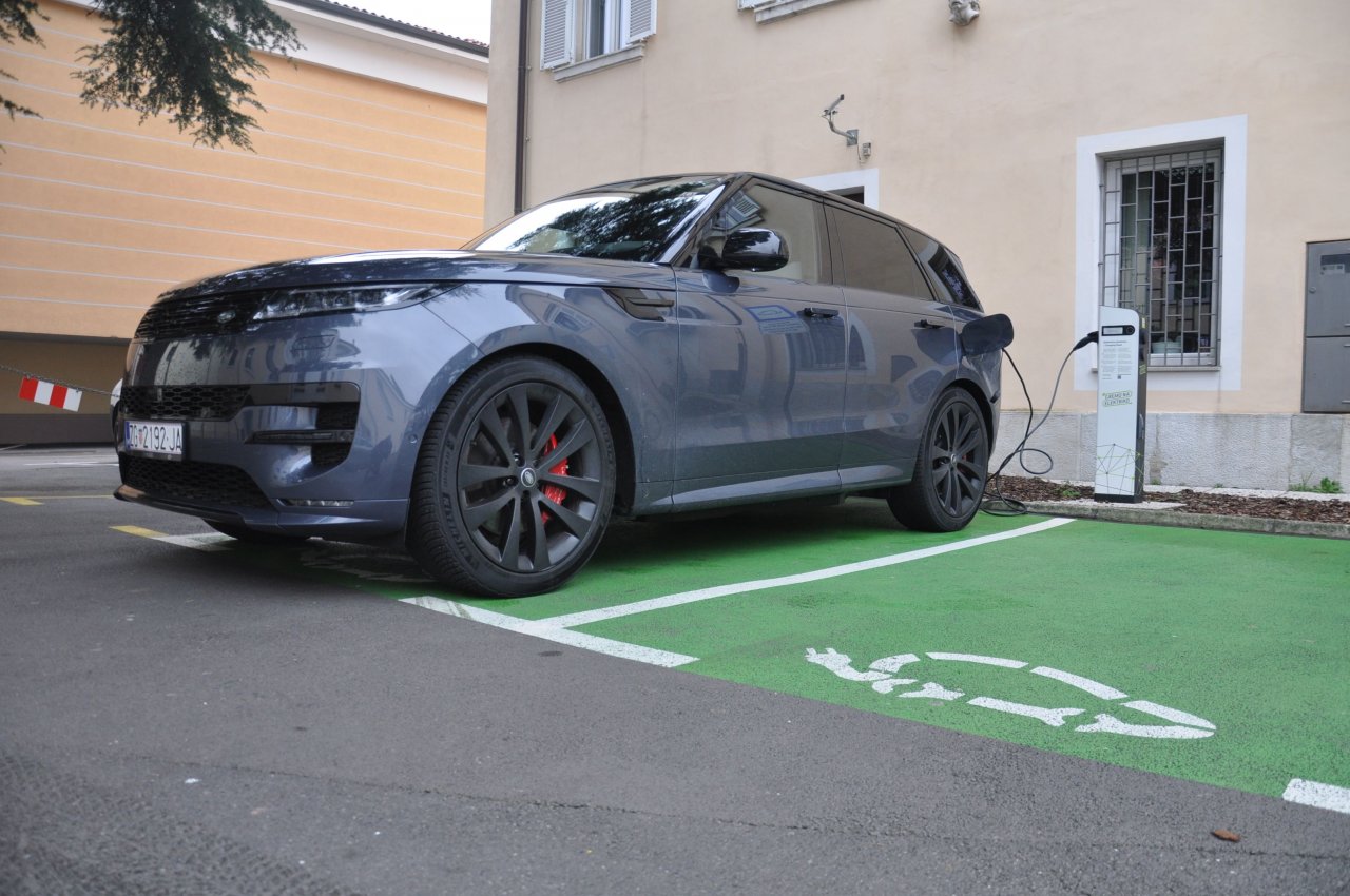 Aristokrat z dodatkom elektrifikacije 
