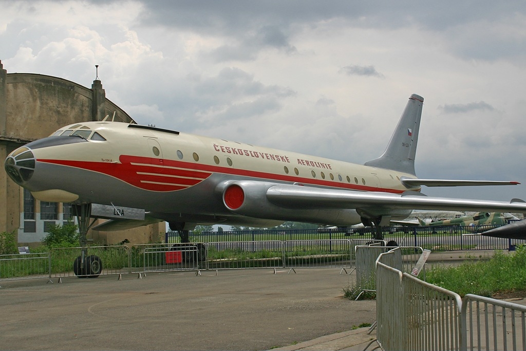 Tu-104 so uporabljale tudi druge države vzhodnega bloka, na primer bratje Čehi.