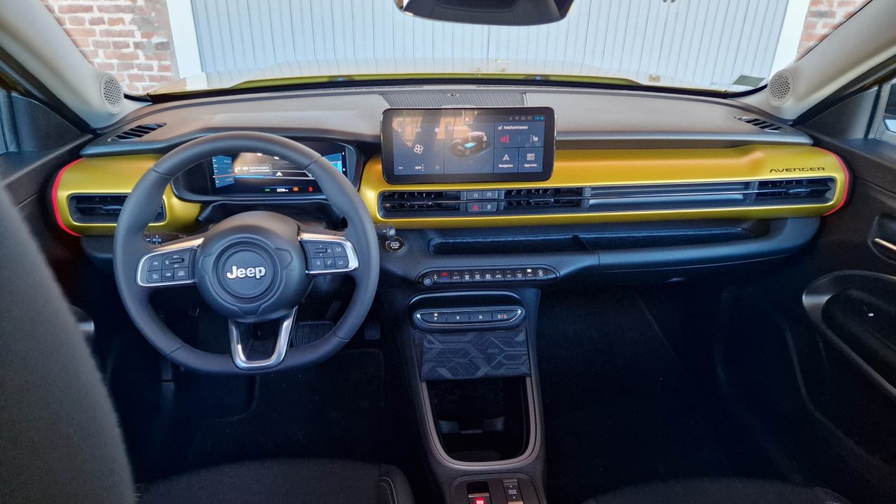 Sto odstotkov Jeepa v štirih metrih z električnim pogonom