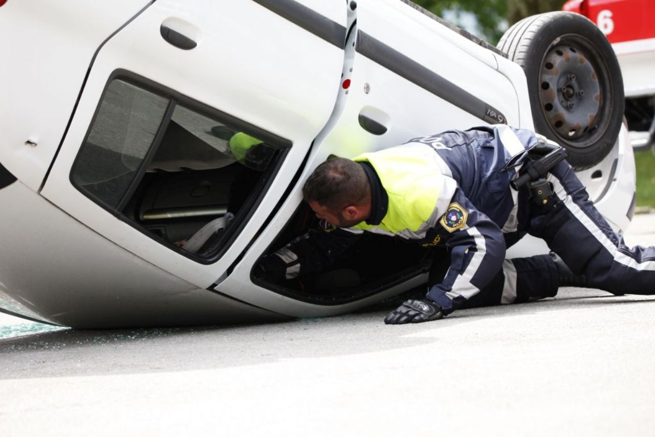 Policisti poostreno nadzorujejo hitrost