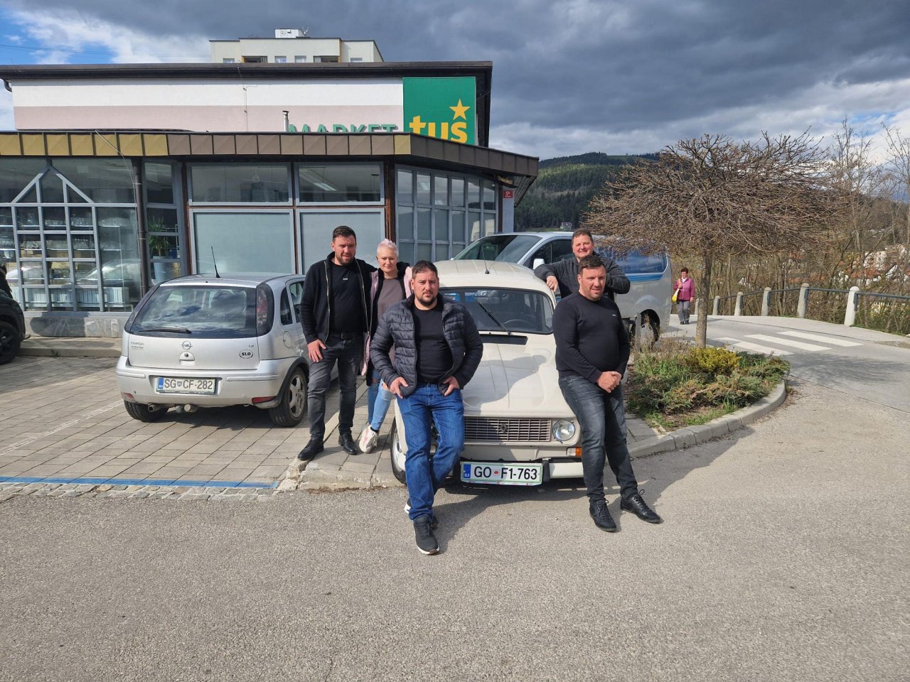 Trije bratje in Katra