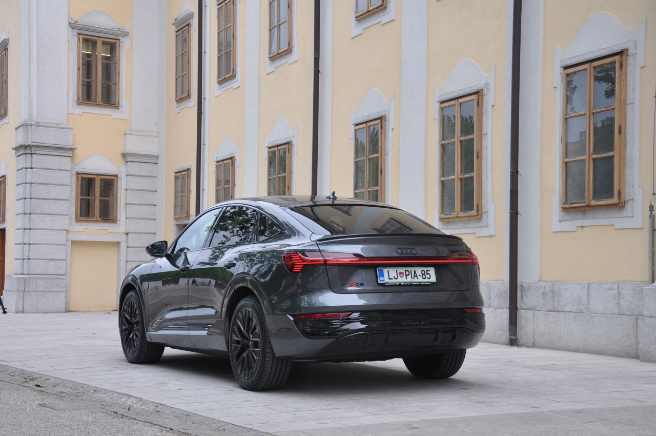 Prenovljeni električni prestižni velikan