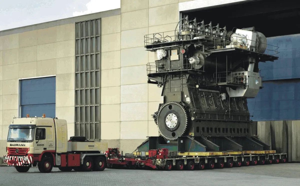 Wärtsilä-Sulzer 14RT-flex96C je največji dizelski motor na svetu - premore 80.080 kW (108.909 KM) in meri 30 metrov v dolžino.