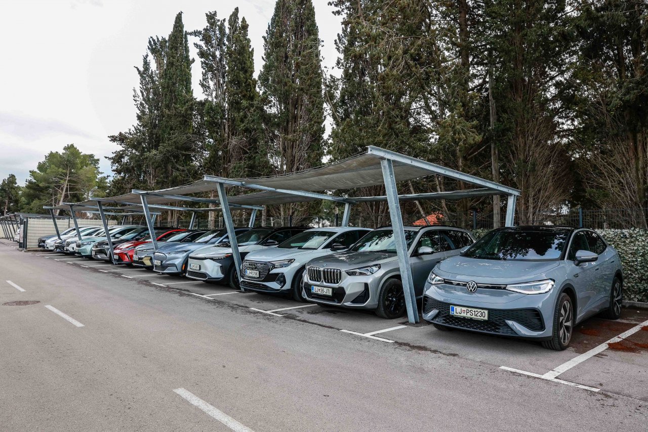 S 13 električarji smo se odpeljali na Hrvaško 