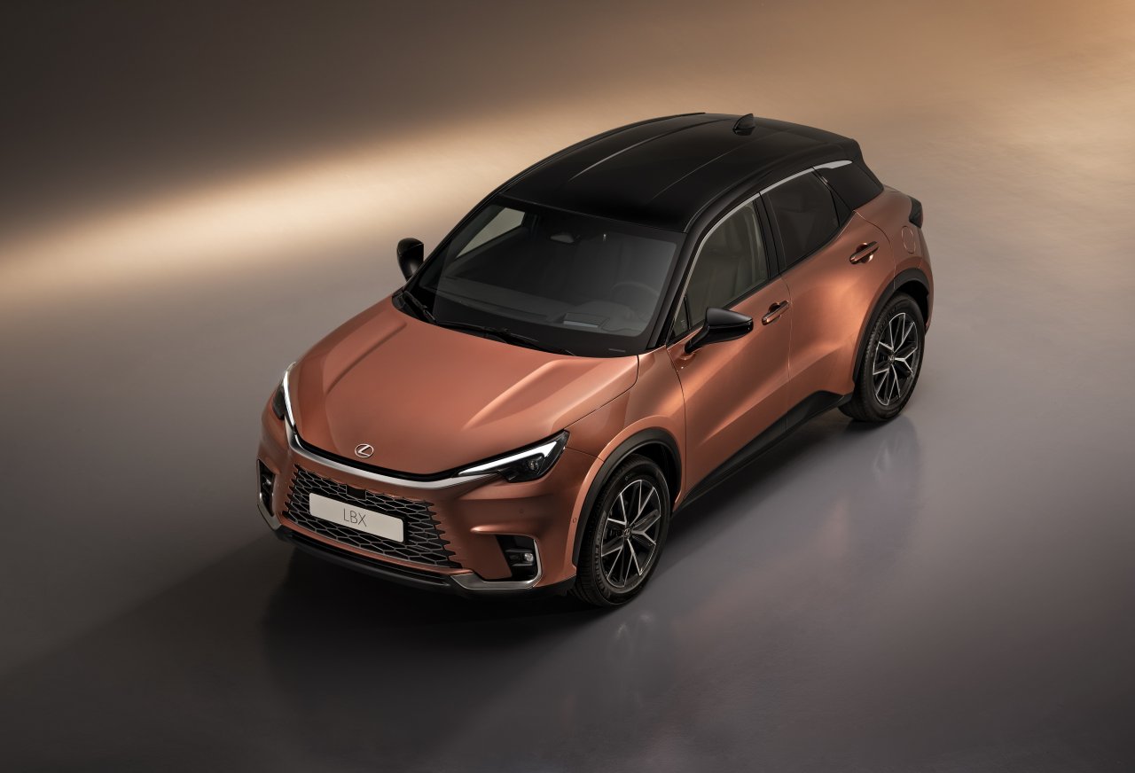 Ko Toyota Yaris Cross postane premijski avto