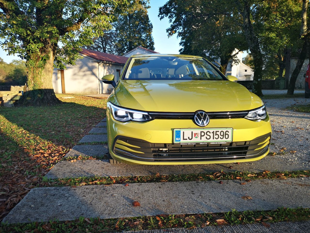 Skoraj 450 tisoč prodanih avtomobilov v treh desetletjih