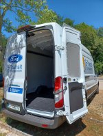 Električni Transit za primestno rabo - fotografija 39