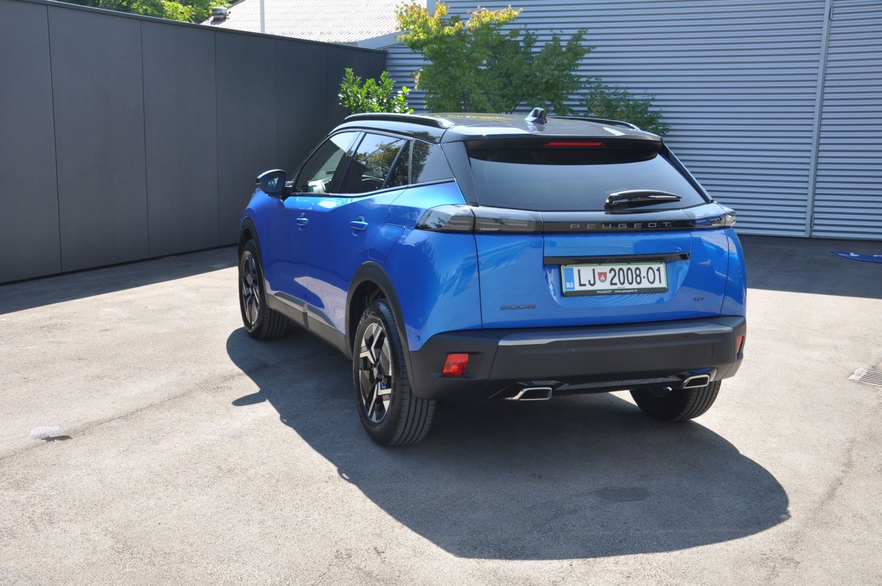 Na bencin, elektriko in še vedno tudi z dizlom 