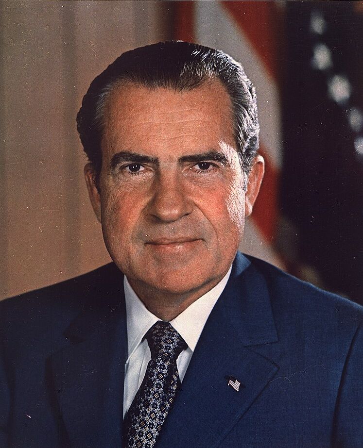 Richard Nixon je verjel, da bo tudi Jom kipursko vojno rešil elegantno kot je Vietnam nekaj mesecev prej. V svojem zanosu je Izraelu namenil 3-krat več pomoči kot jo je ta zaprosil.
