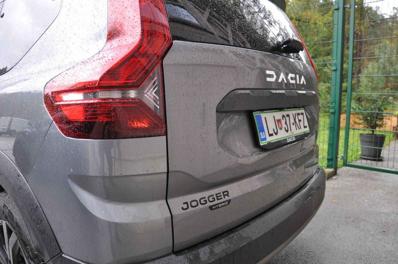 Največja Dacia na ceste pripelje čez dve leti