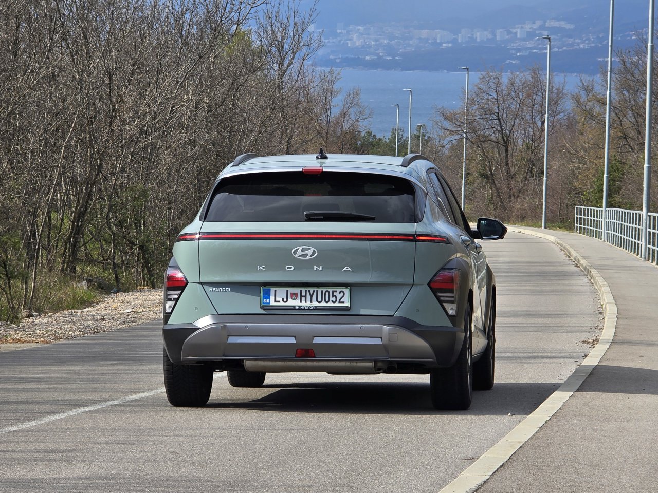 Mali SUV v stilu trikotnika