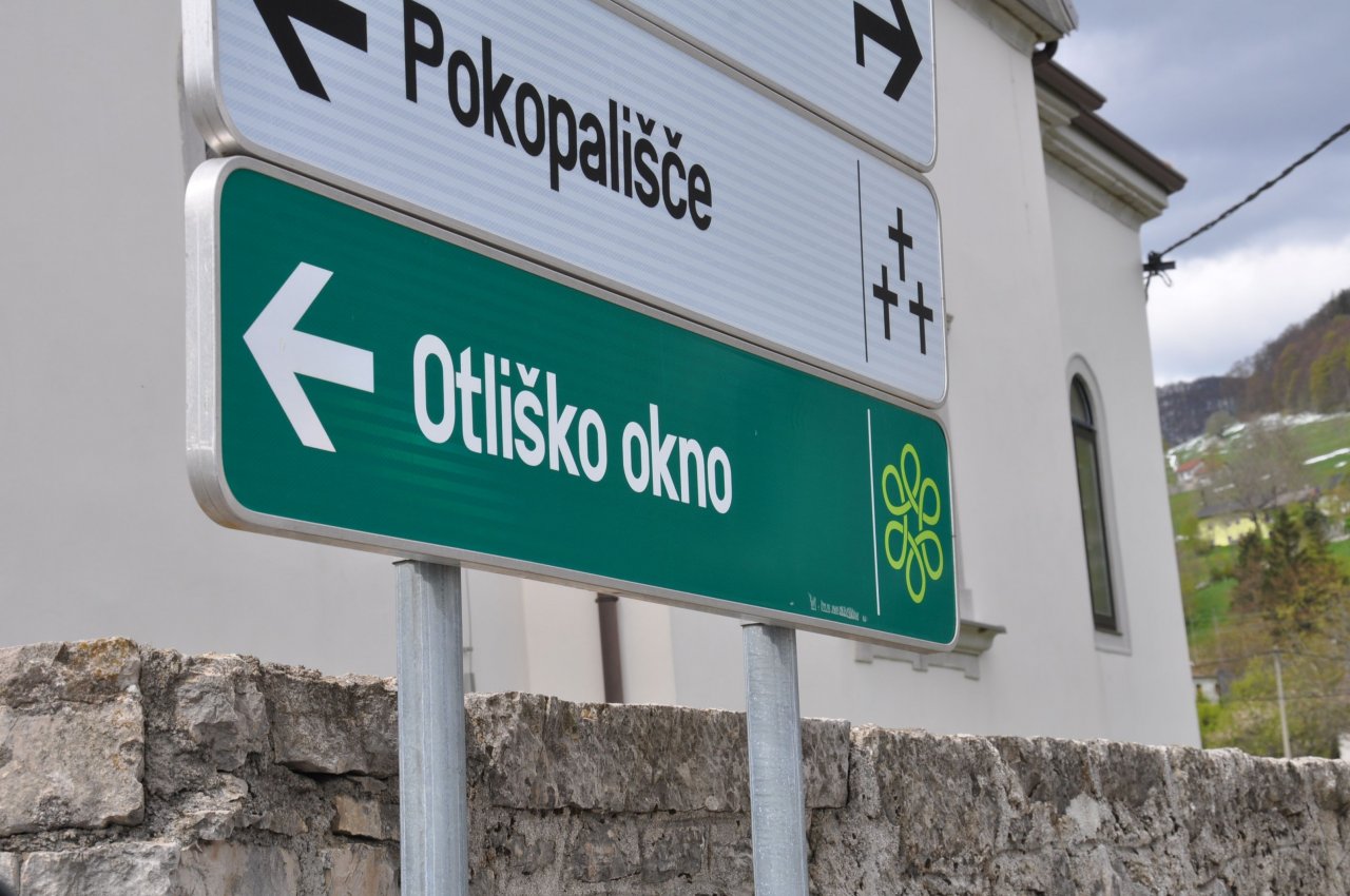 Ves čas s pogledom na Vipavsko dolino