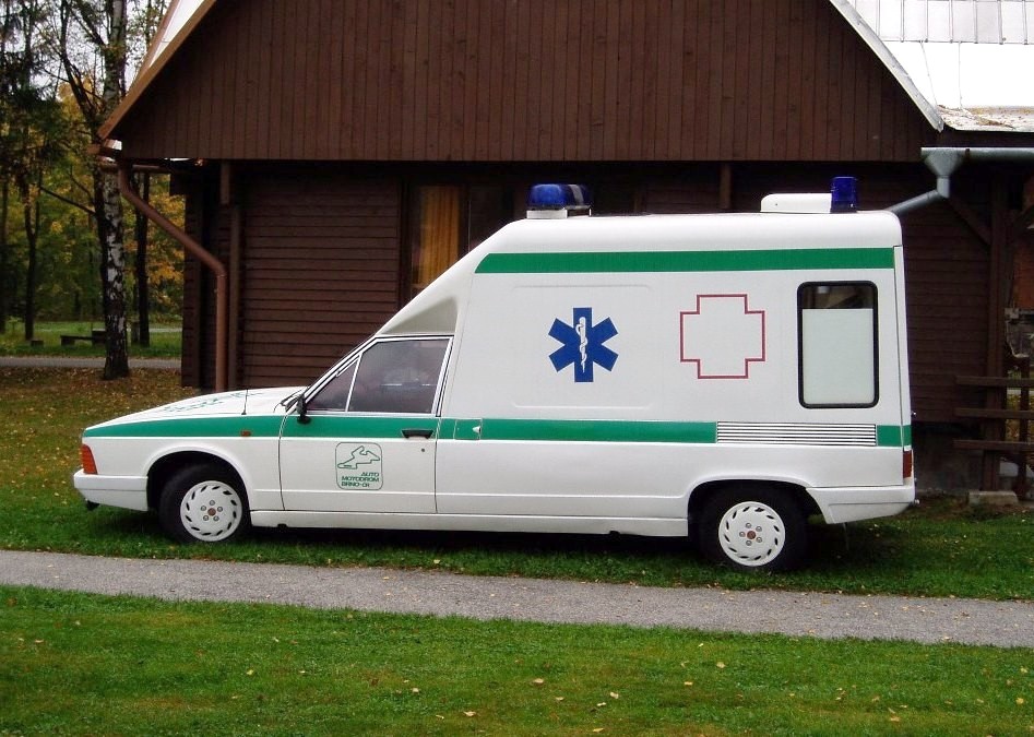 Reševalni T 613 je dolga leta služil na dirkališču v Brnu.