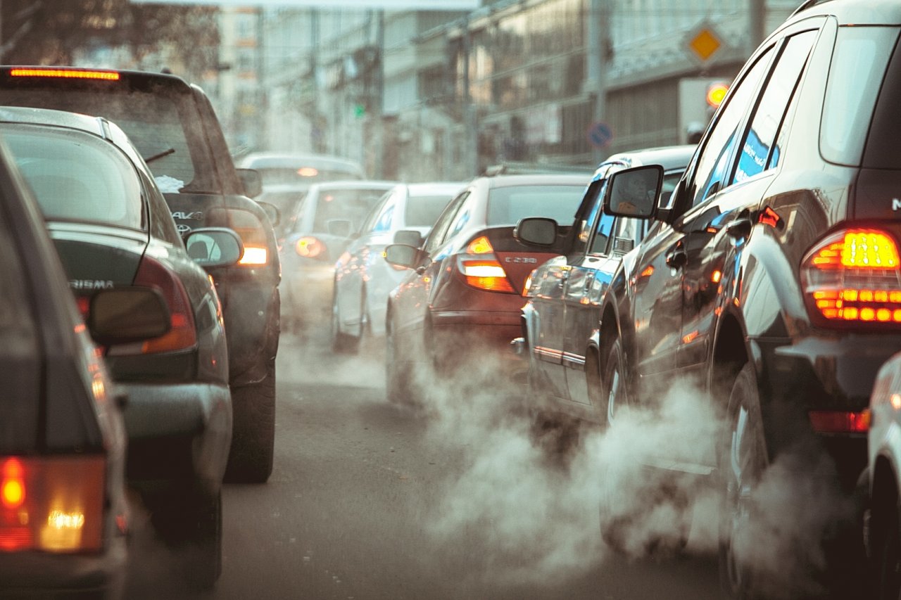 Visoke kazni zaradi ostrejših predpisov in slabše prodaje električnih vozil Visoke kazni zaradi ostrejših predpisov in slabše prodaje električnih vozil