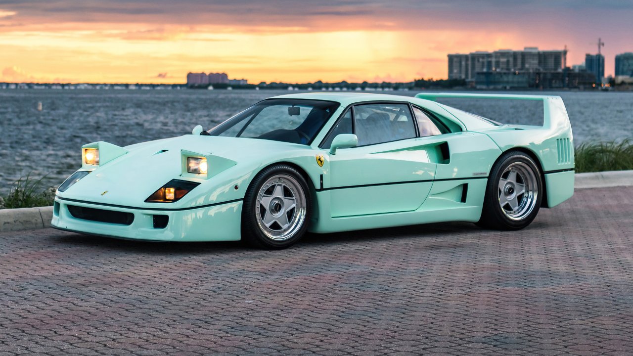Edini mint zeleni Ferrari F40 na svetu čaka novega lastnika