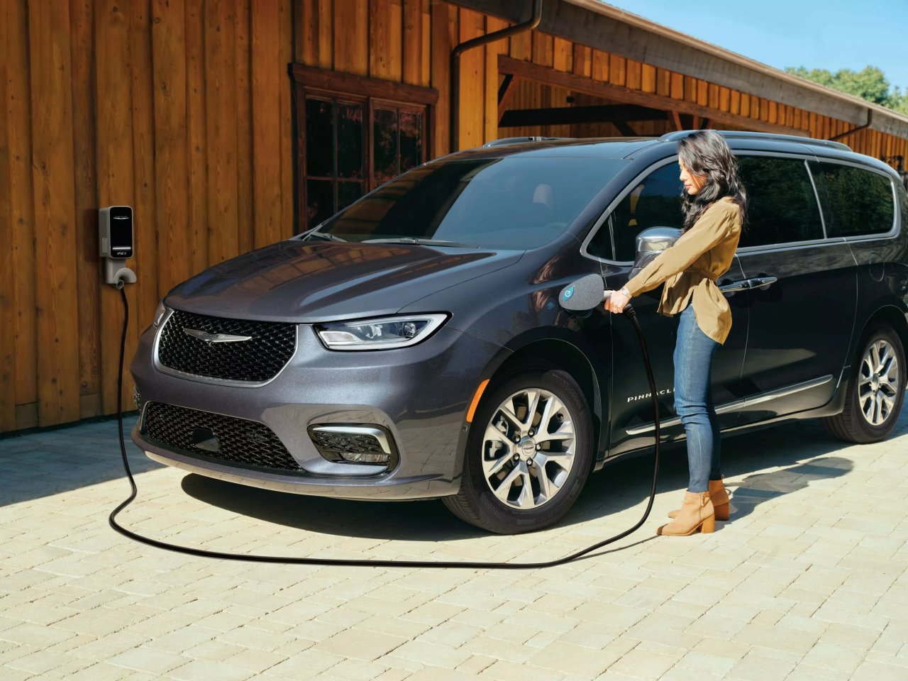 Pravnuk ustanovitelja se ponuja za rešitelja znamke Chrysler