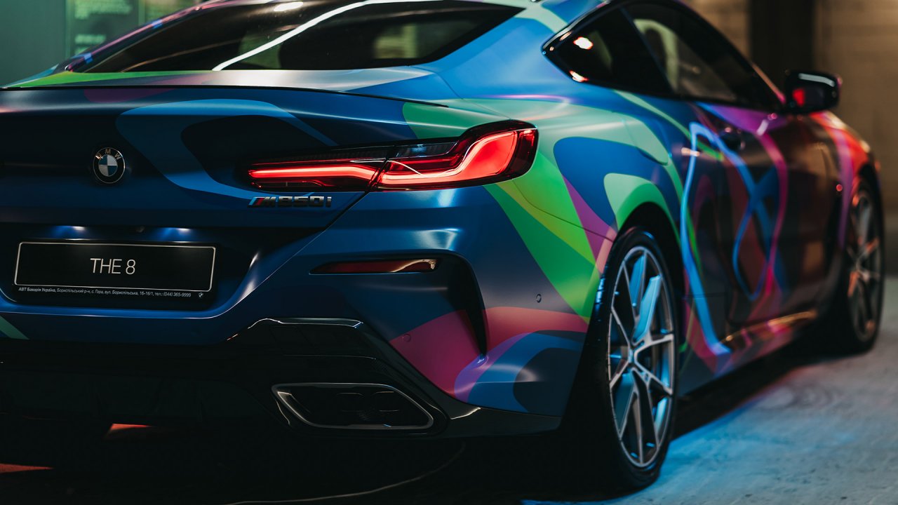 Barvo spreminjajoči BMW-ji bi lahko zapeljali na ceste že čez nekaj let