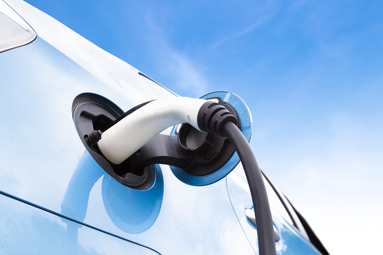 Povpraševanje po električarjih manjše, več zanimanja za hibride Povpraševanje po električarjih manjše, več zanimanja za hibride
