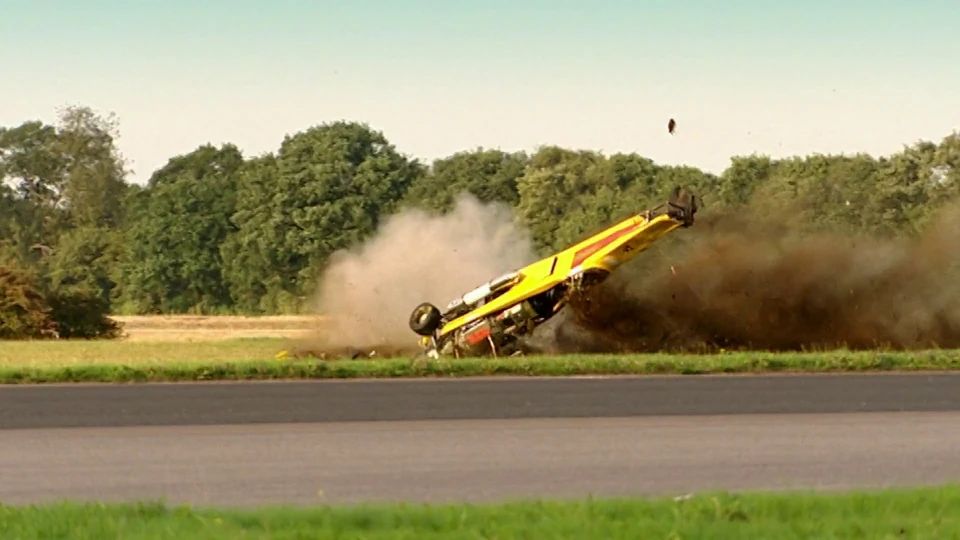 Richard Hammond je septembra 2006 takole pri 500 km/h zletel s ceste in komajda ostal živ.