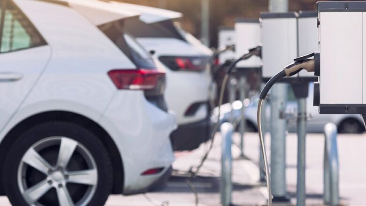 Predlagana znatna spodbuda za nakup električnega avta